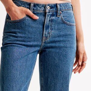 Abercrombie & Fitch - Women's Mid Rise 90s Straight Jean - 29T